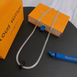 This summer's big favorite necklace 2023SS LOUIS VUITTON Louis Vuitton